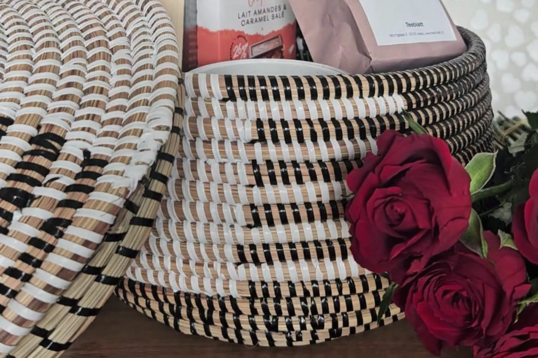 Un-panier-rempli-d-amour-pour-la-Saint-Valentin AMA Gambia